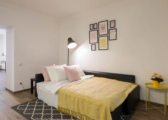 Spacious Apartment In Old Riga