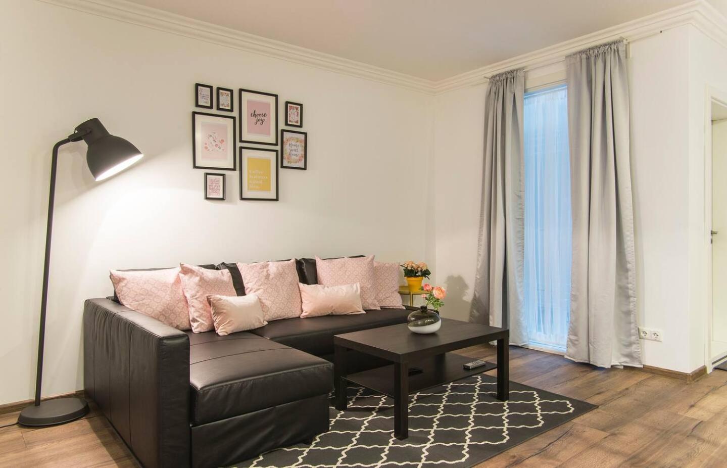 Spacious In Old Apartamento